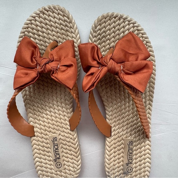 Tamaris Size 41 Bow Flat Flip Flops Sandals with Straw Texture - Picture 7 of 9